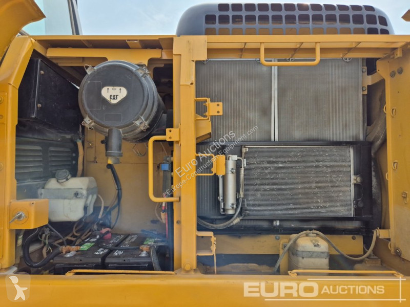 Excavator Caterpillar 3