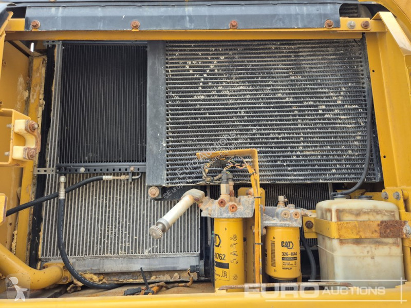 Escavatore Caterpillar 2