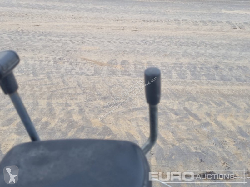 Escavadora Takeuchi TB216