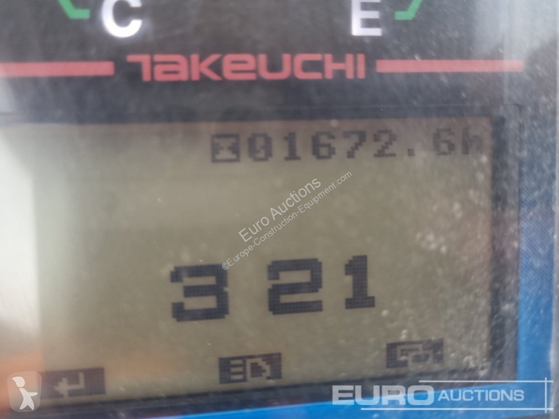 Escavadora Takeuchi TB216
