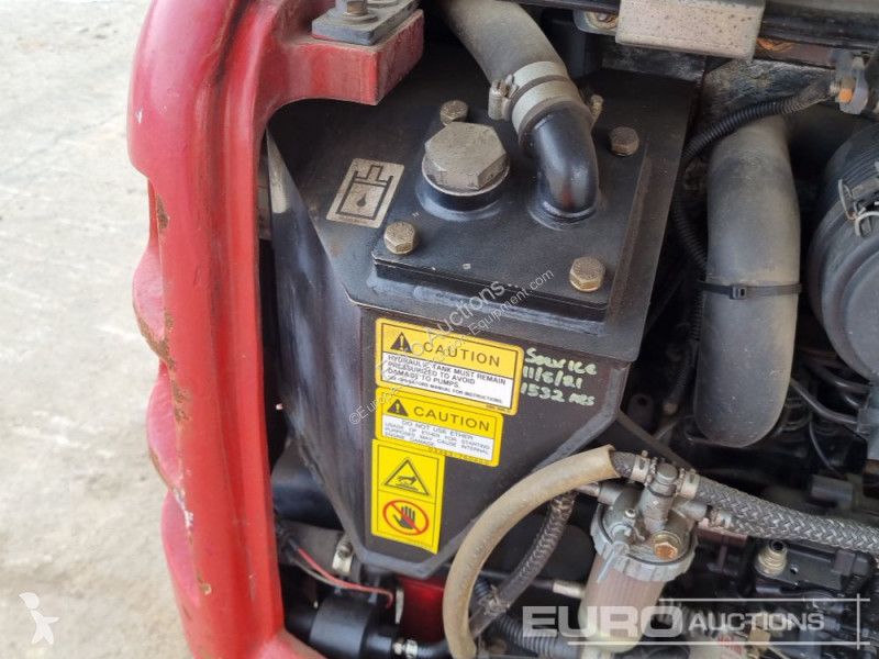 Escavadora Takeuchi TB216