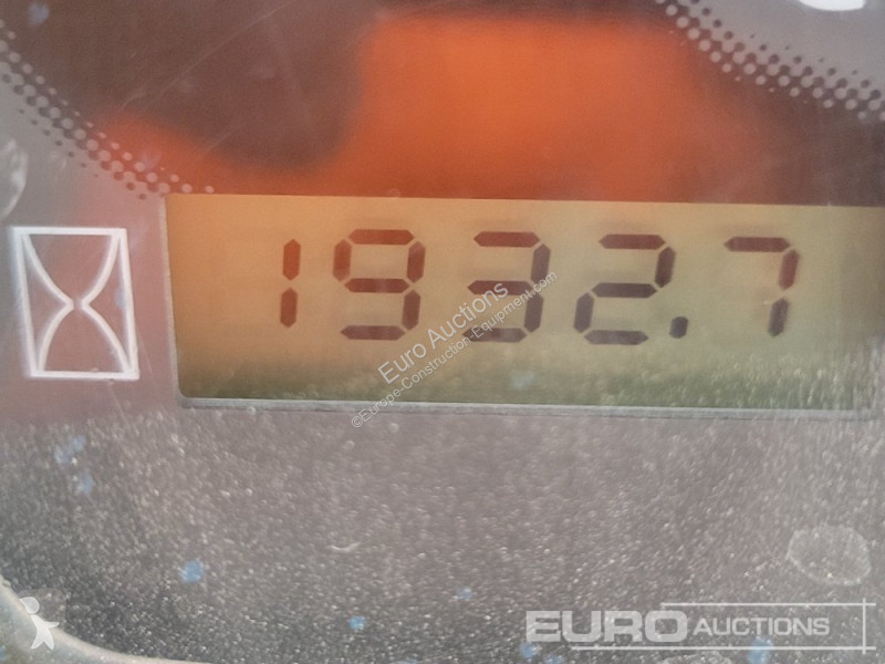 Lopatový nakládač Kubota KX015-4