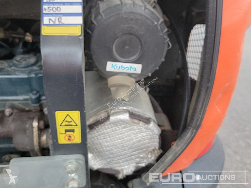 Lopatový nakládač Kubota KX015-4