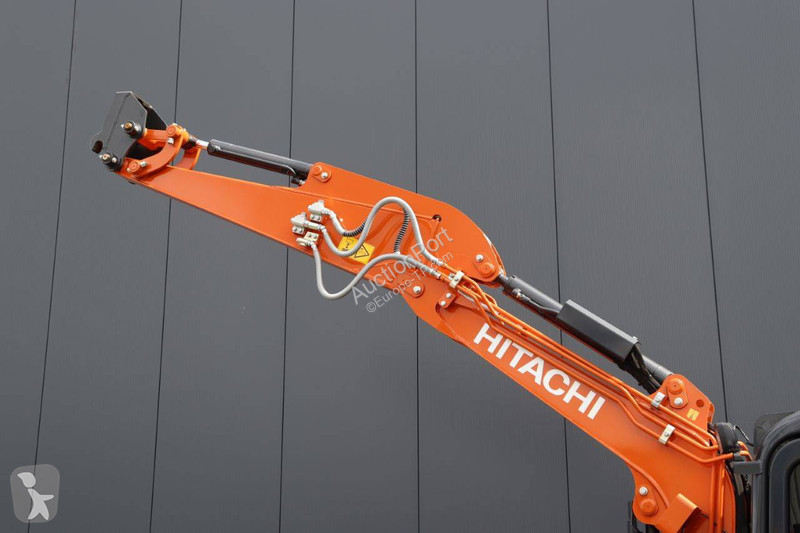 Escavadora Hitachi ZX38U-6 CLR