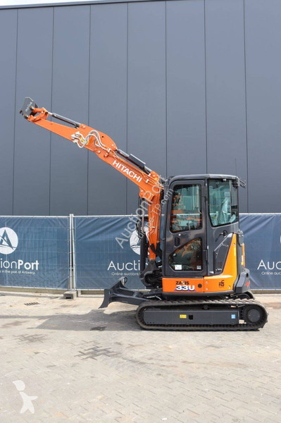 Escavadora Hitachi ZX33U-6 CLR