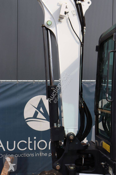 جرافة Bobcat E55