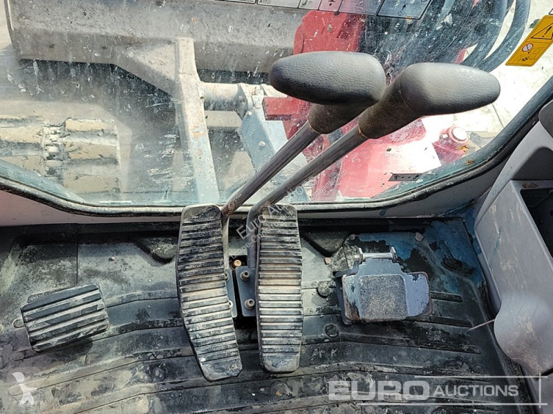 Escavadora Takeuchi TB240