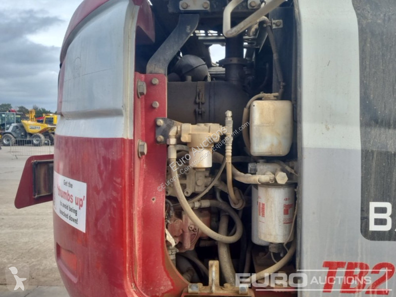 جرافة Takeuchi TB2150R
