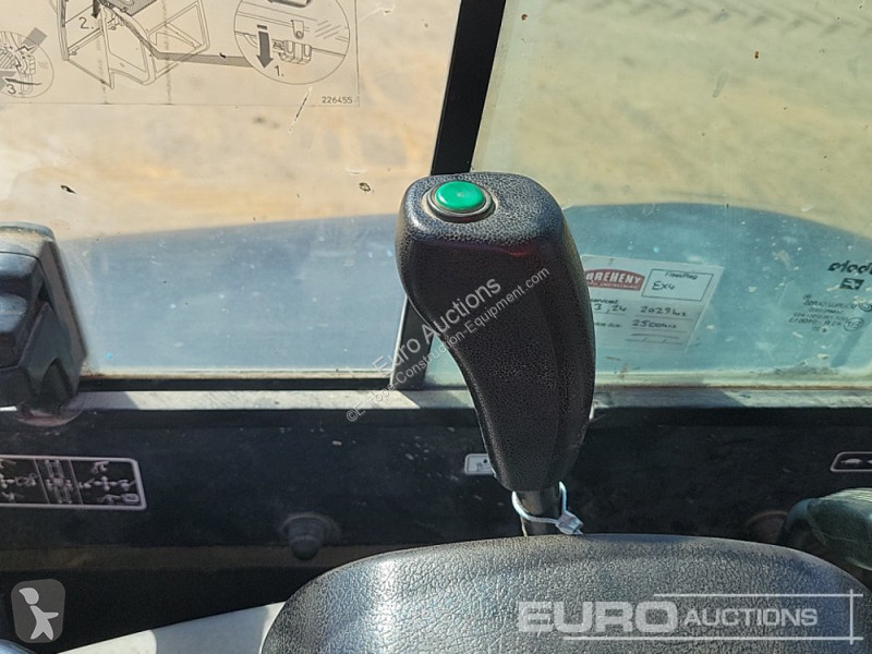 جرافة Kubota U27-4