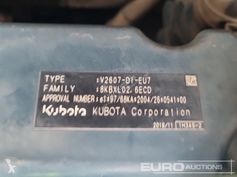 Lopatový nakládač Kubota U48-4