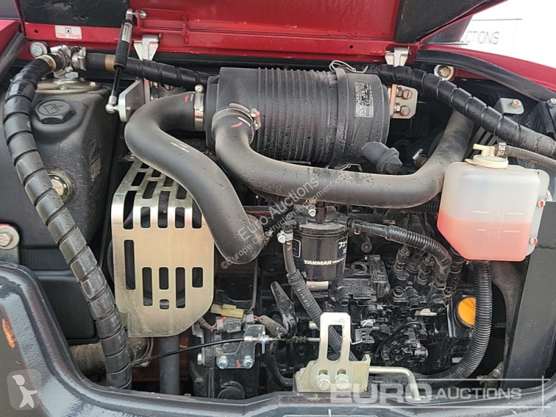 Lopatový nakládač Yanmar SV26