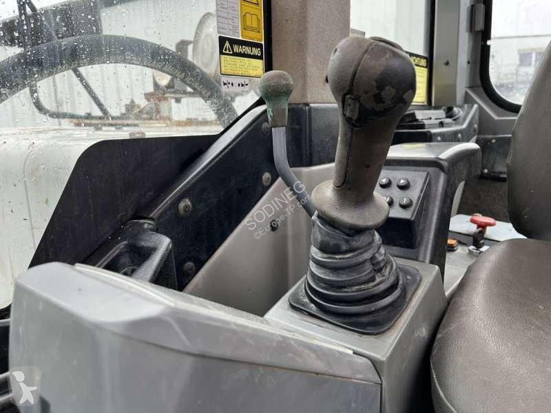 جرافة Takeuchi
