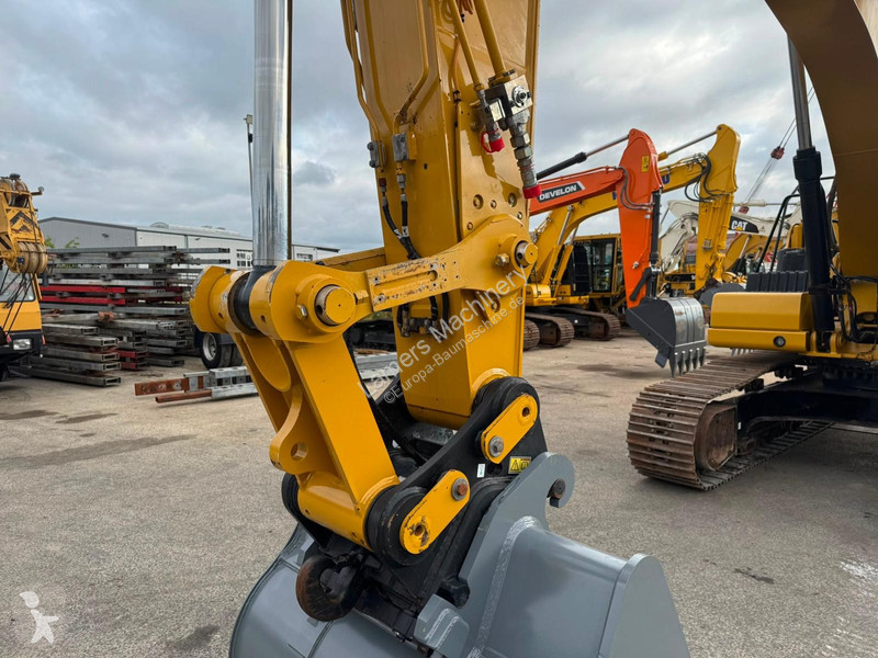 Lopatový nakládač Caterpillar NG 07B .