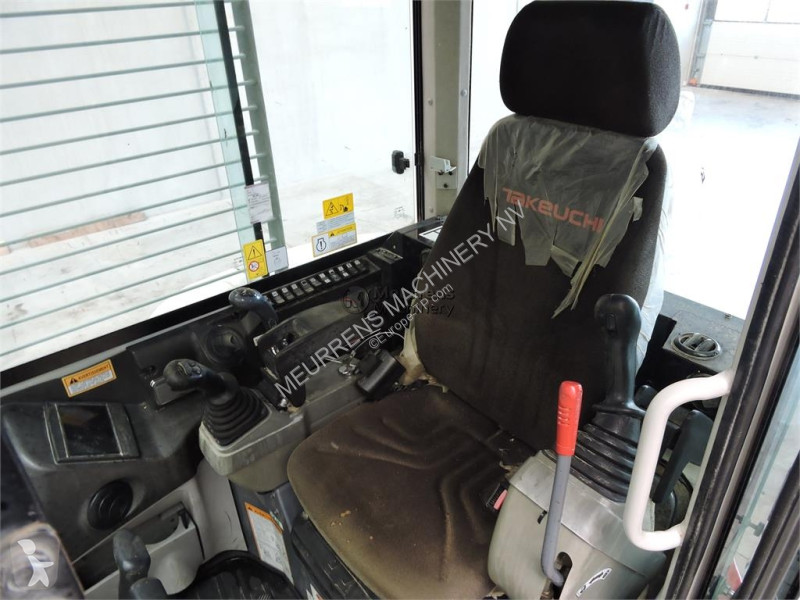 جرافة Takeuchi TB257FR Powertilt