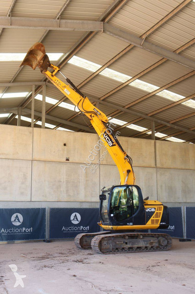 Excavator JCB