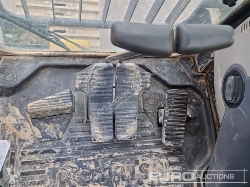 Lopatový nakládač Komatsu NLC-11