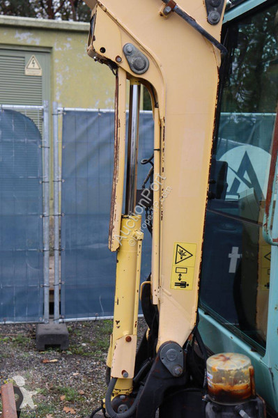 جرافة Yanmar SV22