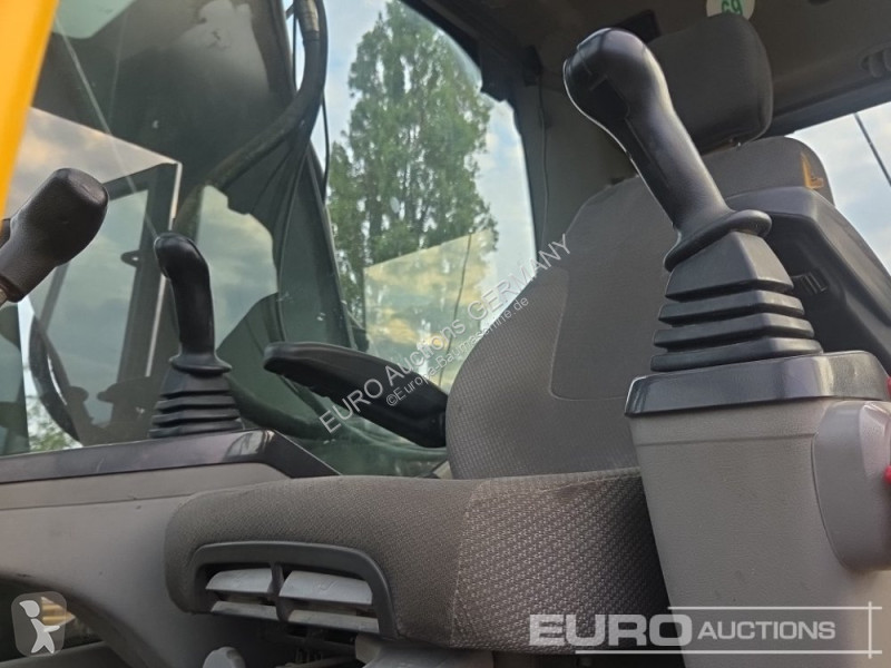 Екскаватор Volvo