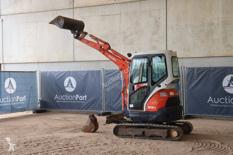 جرافة Kubota -3EU
