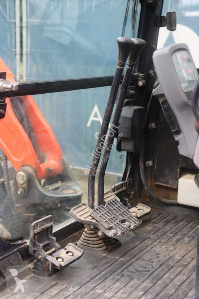 Excavadora Kubota KX030-4