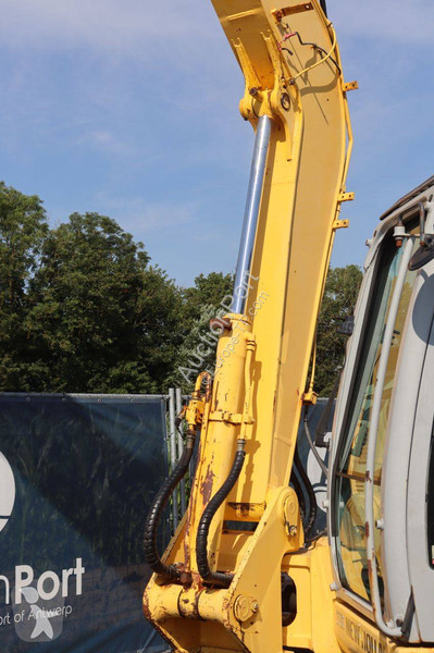 جرافة New Holland Kobelco