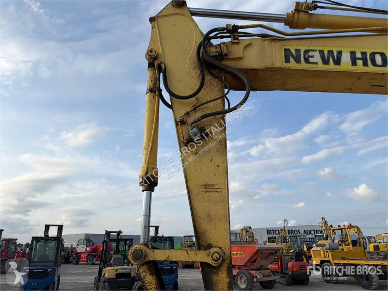 Skovel New Holland Kobelco E215B Tracked Excavator