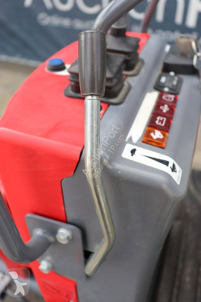 Skovel Takeuchi TB210R