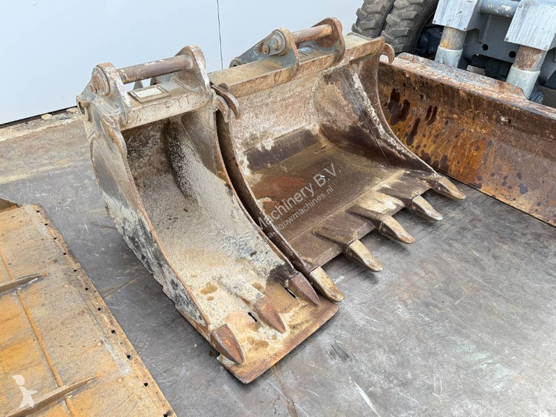 Pelle Liebherr A - Triple Boom / 2 extra Buckets!