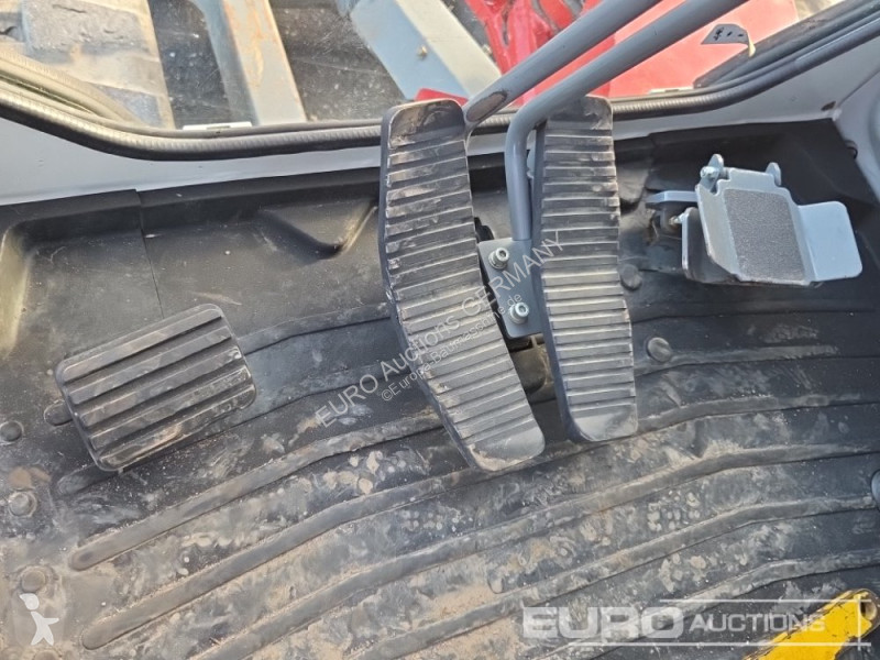 Pelle Takeuchi 2