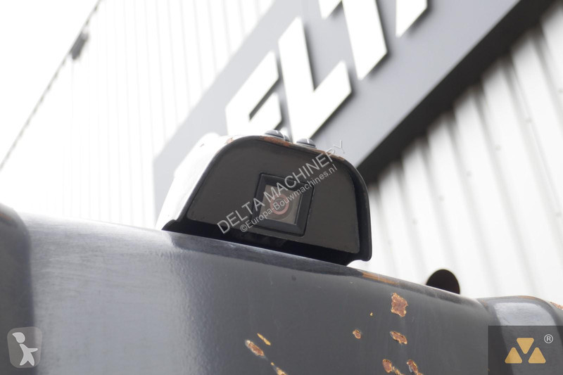 Excavator Caterpillar 325F LCR
