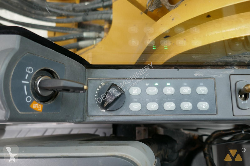 Excavator Caterpillar FL