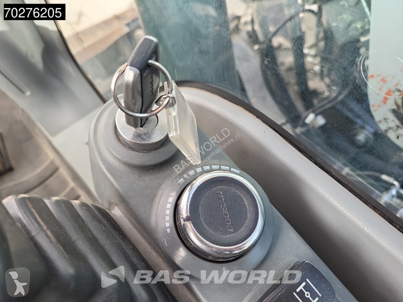 Escavatore Doosan -5 BLADE + OUTRIGGERS