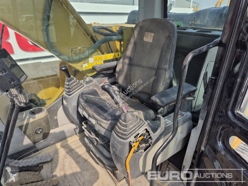 Excavator Caterpillar 3
