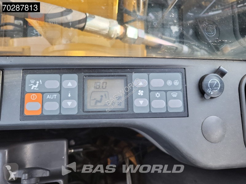 Excavator Caterpillar D OUTRIGGERS + BLADE