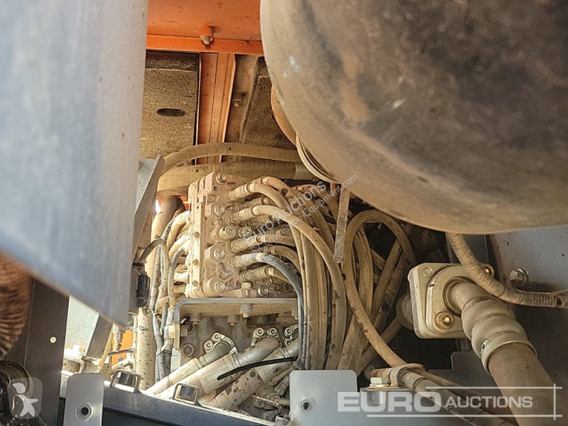 جرافة Hitachi -6