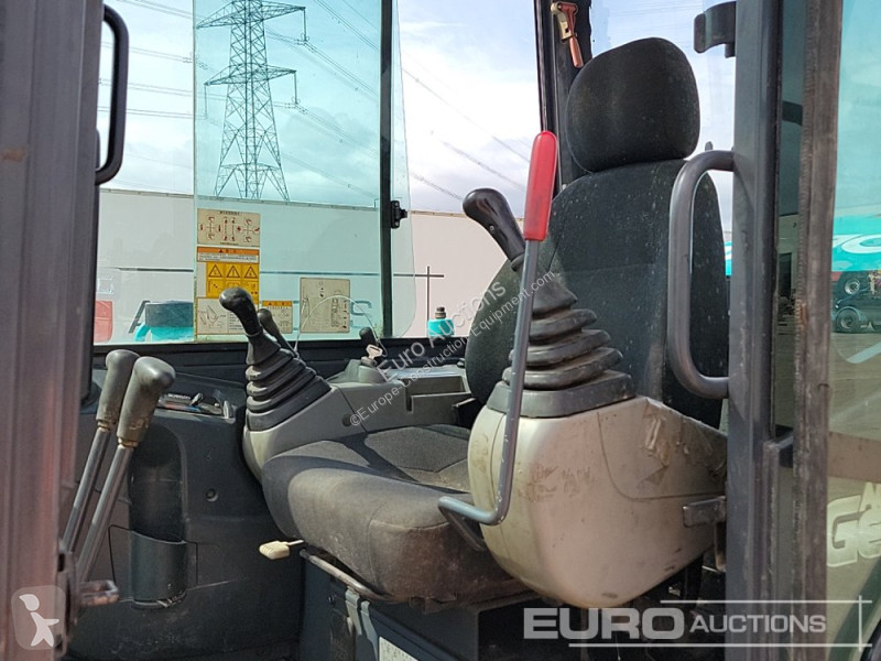 Escavadora Kobelco -8