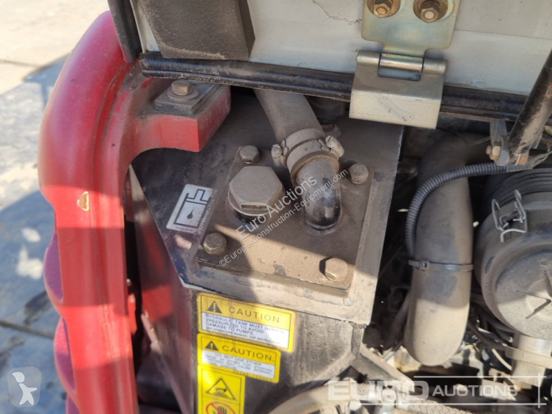 Escavadora Takeuchi TB216