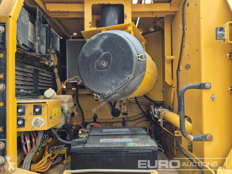Escavatore Caterpillar 2