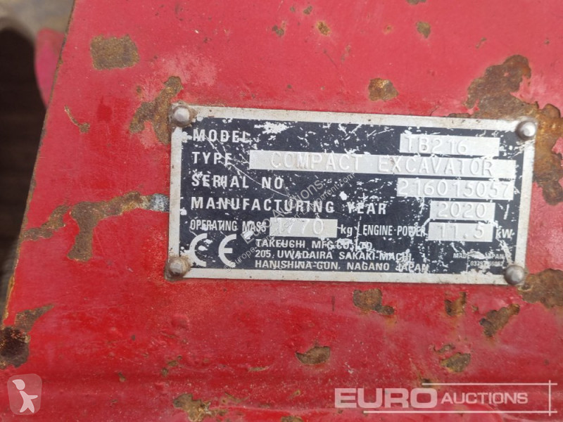 Escavadora Takeuchi TB216