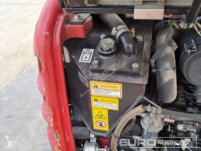 Escavadora Takeuchi TB216