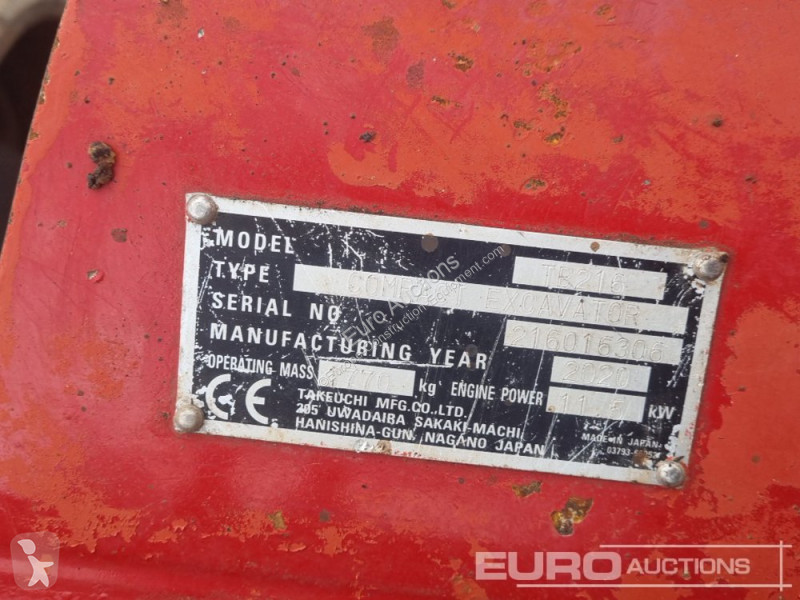 Escavadora Takeuchi TB216