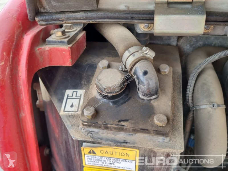 Escavadora Takeuchi TB216