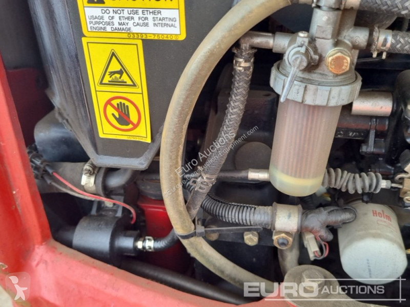 Escavadora Takeuchi TB216