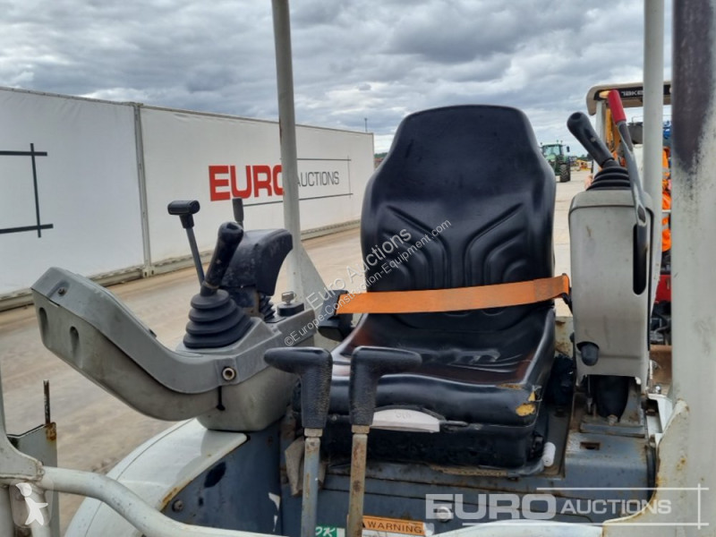 Escavadora Takeuchi TB215
