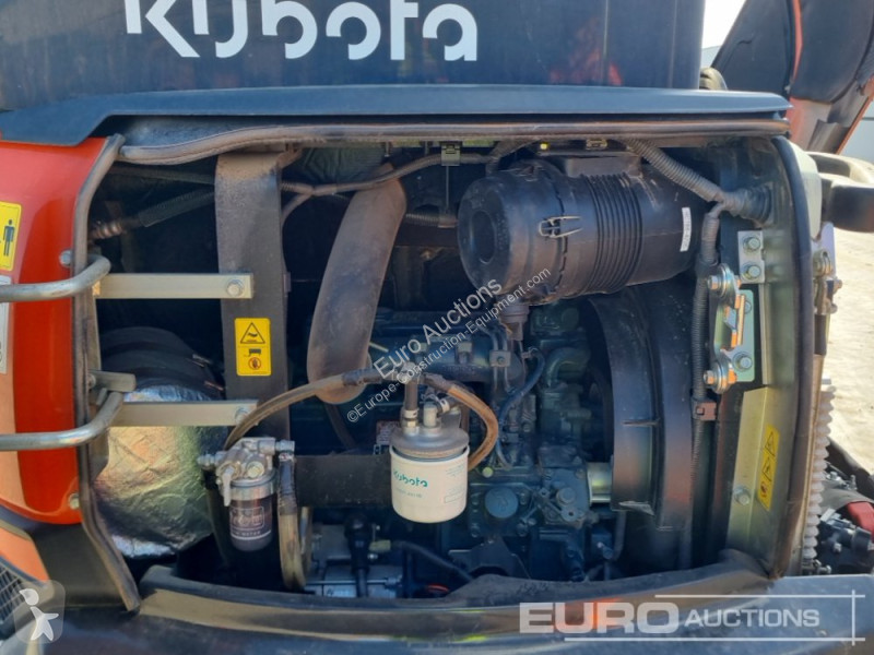 Lopatový nakládač Kubota KX037-4