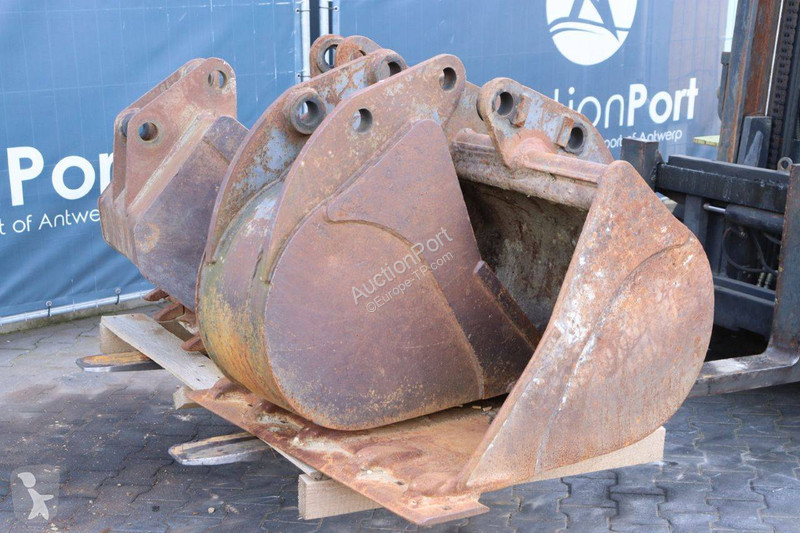 Escavadora Pel Job 233