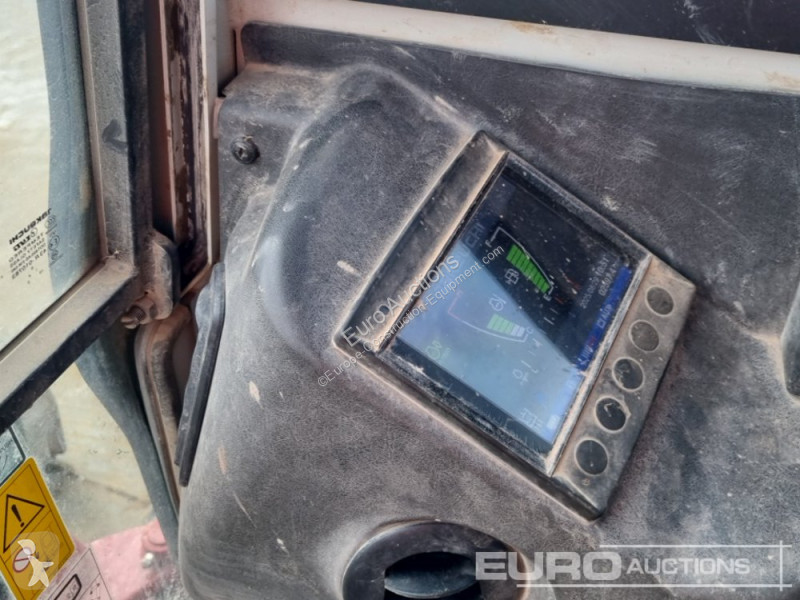 Escavadora Takeuchi TB240