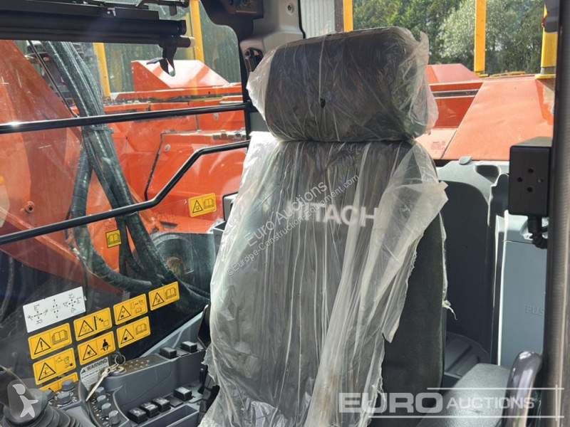 Excavadora Hitachi -7