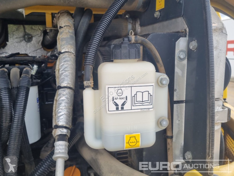 Escavadora Komatsu PC80MR-5
