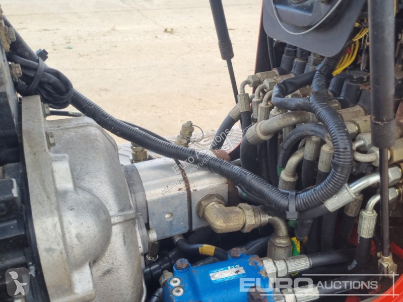 جرافة JCB 801CTS